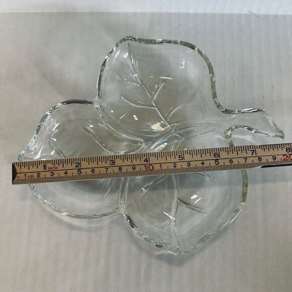 Hazel Atlas Glass Leaf Candy/Relish/Nut Clear Serving Dish 3 Sections Decor VTG - Picture 4 of 7